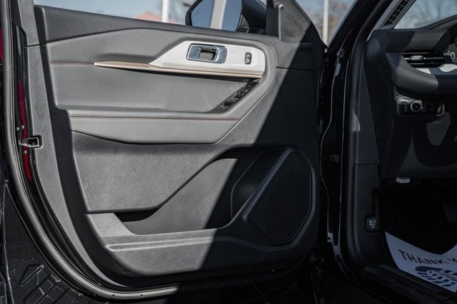 2026 Ford Explorer Active w/100A Pkg