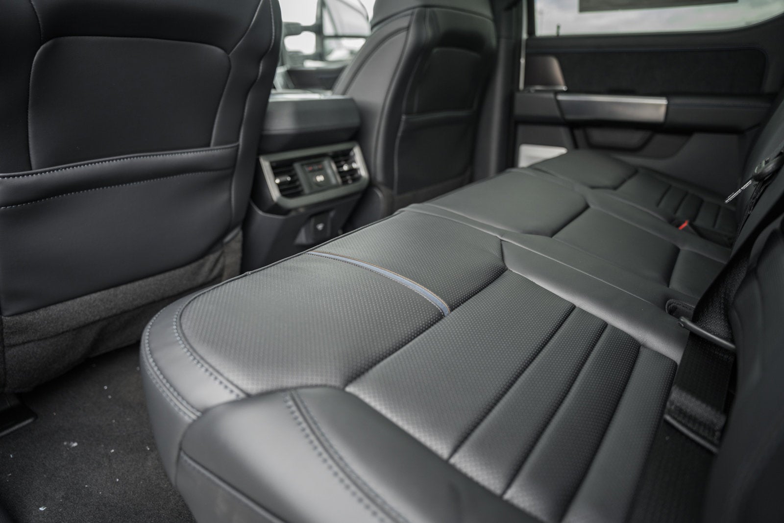 2026 Ford Super Duty F-350 SRW Platinum