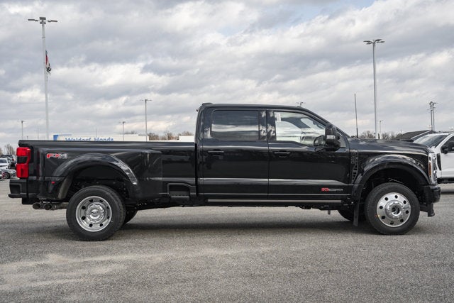 2026 Ford Super Duty F-450 DRW Platinum DRW