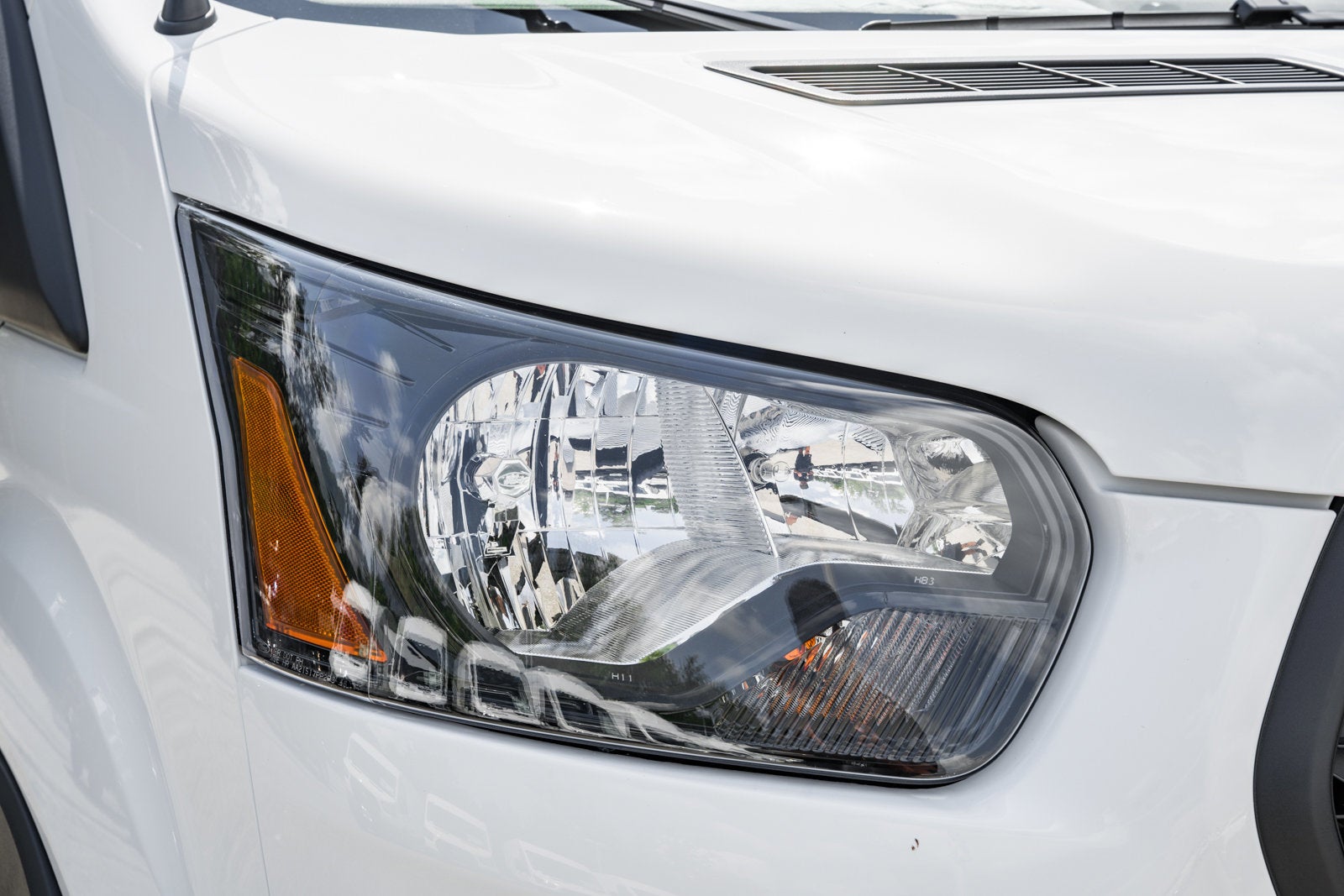 2025 Ford Transit Cargo Van T-350 148" Med Rf 9500 GVWR RWD