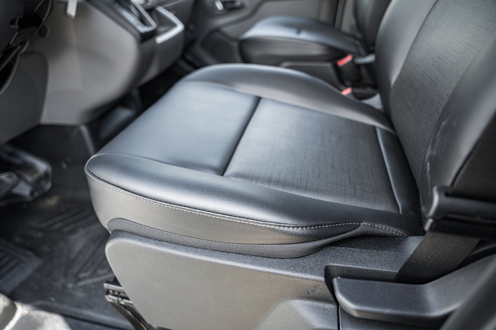 2025 Ford Transit Cargo Van T-350 148" Med Rf 9500 GVWR RWD