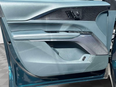 2024 Cadillac LYRIQ Sport 3