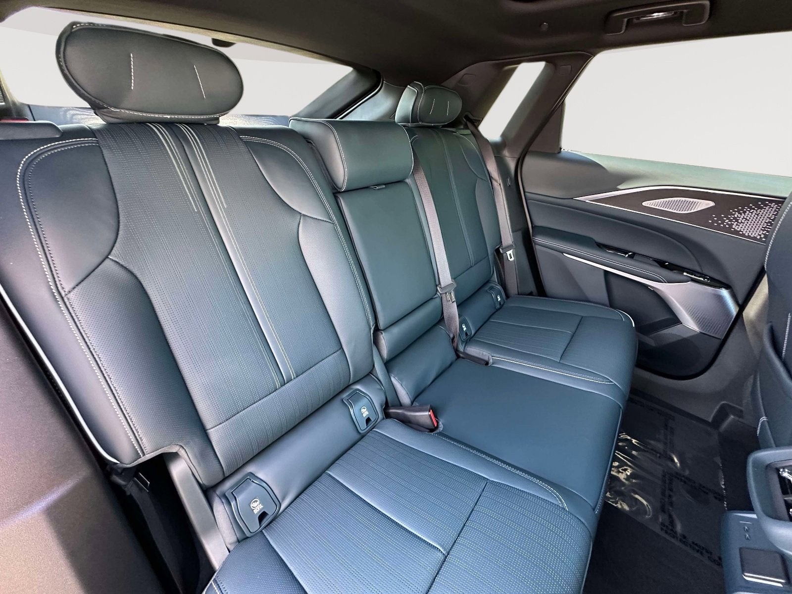 2024 Cadillac LYRIQ Sport 3