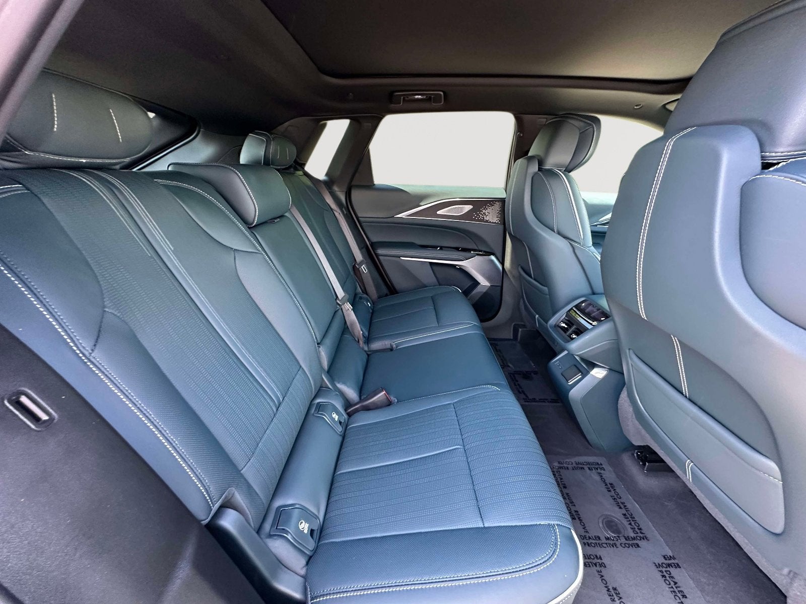 2024 Cadillac LYRIQ Sport 3