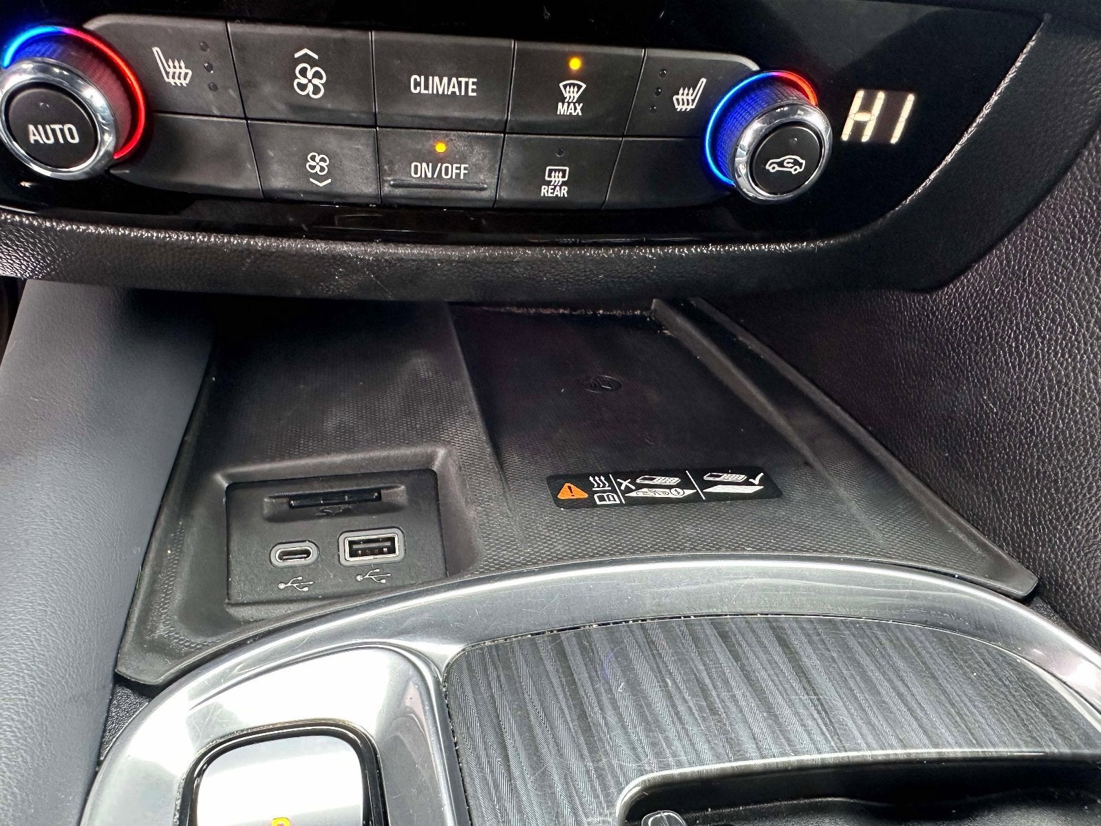 2023 Buick Enclave Essence