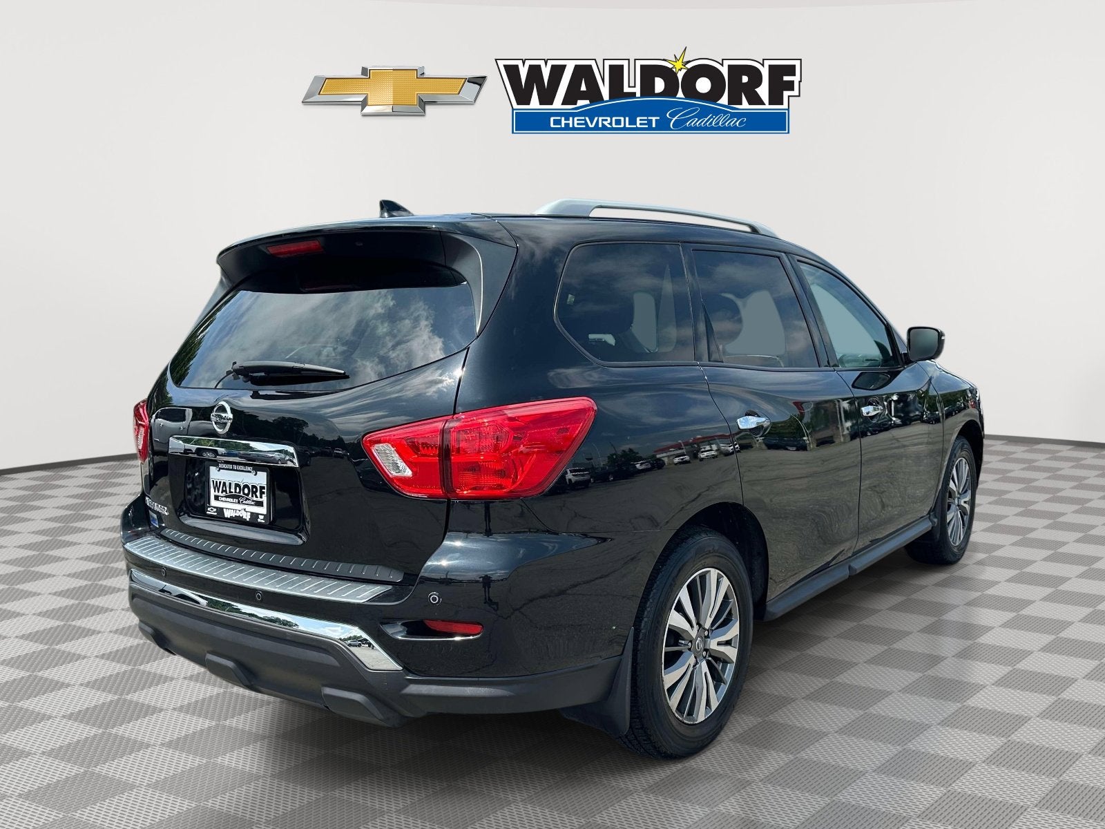 2020 Nissan Pathfinder S