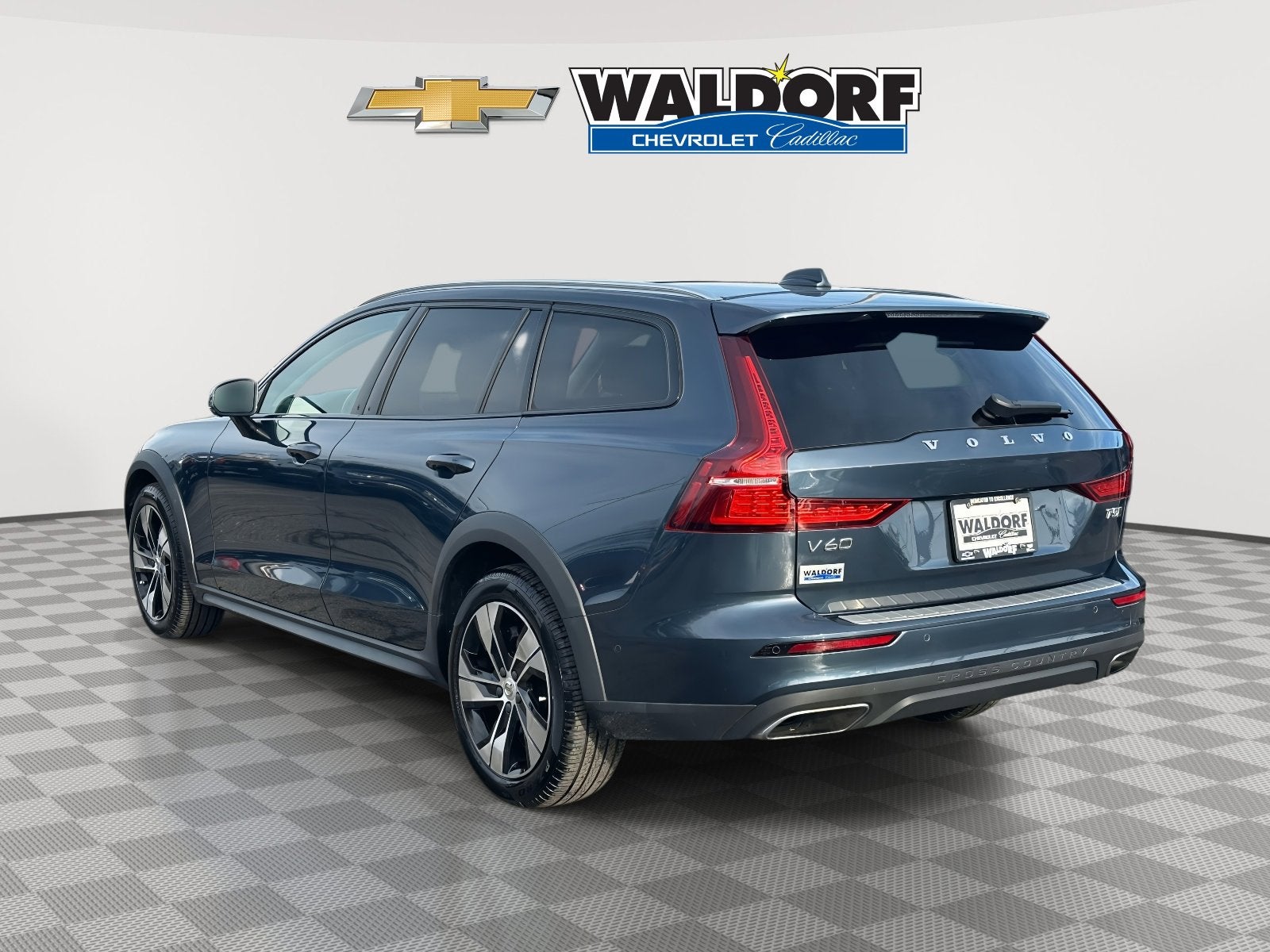 2021 Volvo V60 Cross Country Base