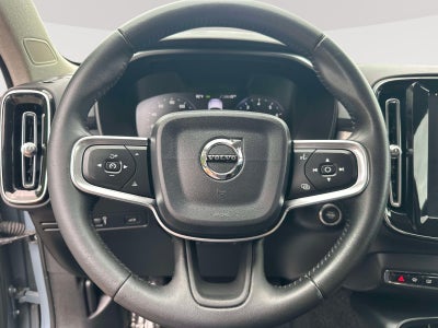 2020 Volvo XC40 Momentum