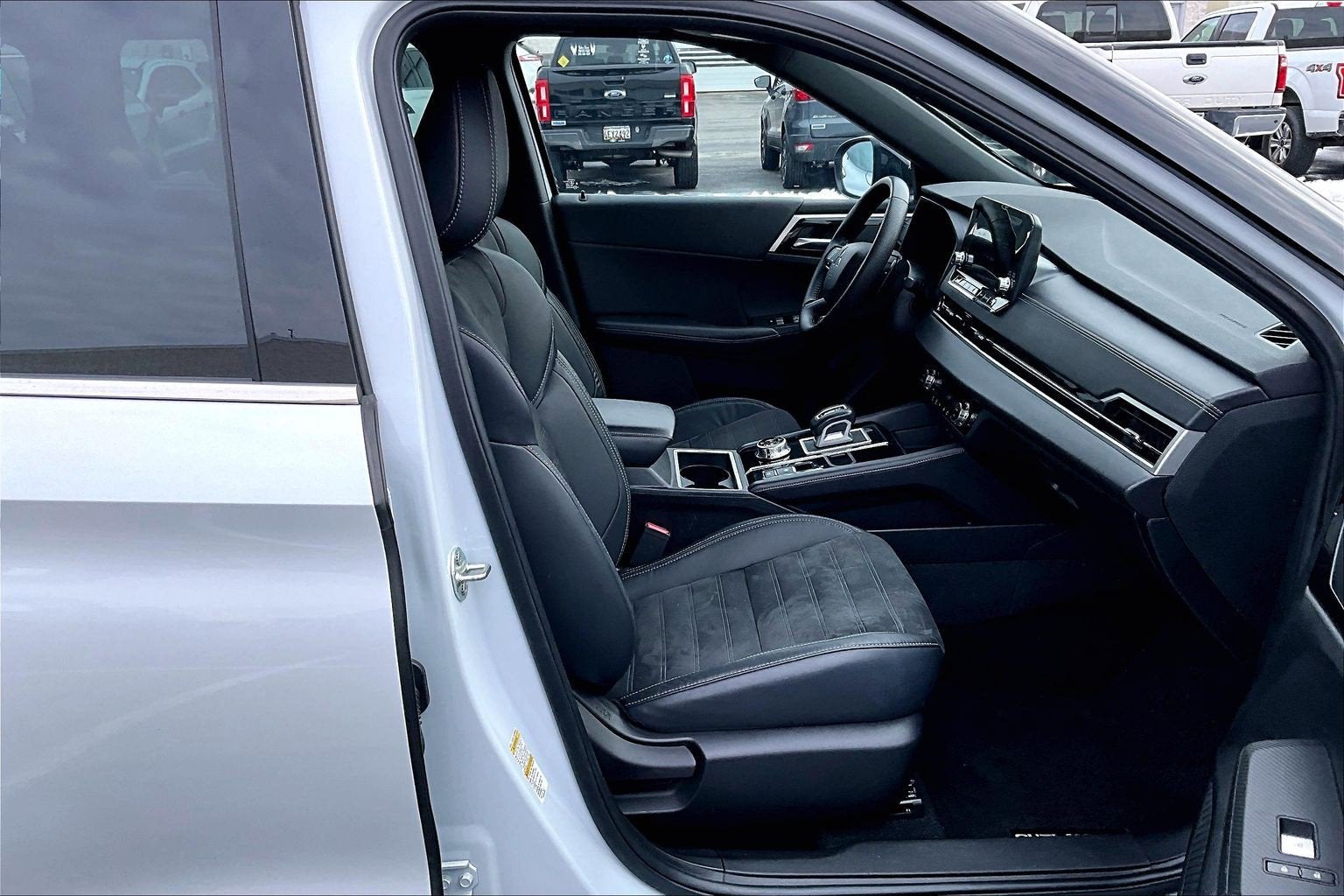 2023 Mitsubishi Outlander SE Black Edition S-AWC